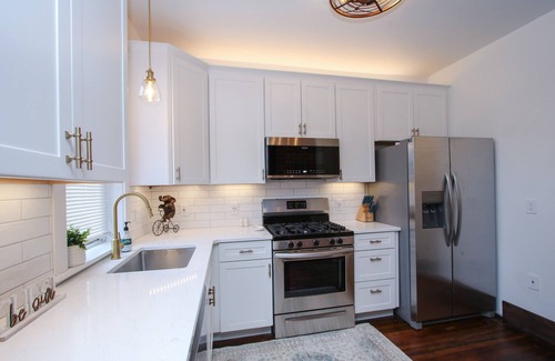 Pittsburgh Casa | PGH City Home - Lovely 3 BR, 1.5 BA, Sleeps 7+ w/ Ultra Suited Location