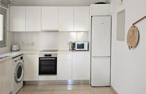 Acropolis Apartamento | Phaedrus Living: City Centre Luxury Flat Esperidon 201