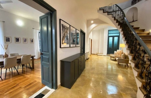 Aglantzia Casa | Phaedrus Living: Cozy Down Town House Aischylou
