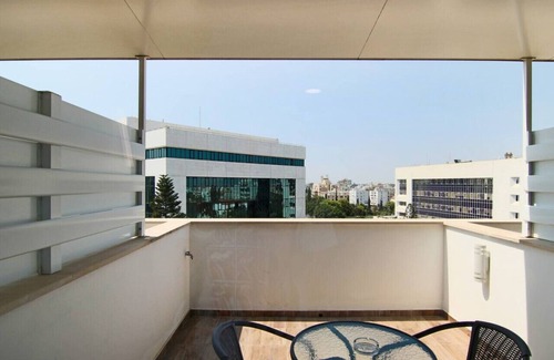 Acropolis Apartamento | Phaedrus Living: Luxury Suite Nicosia 505