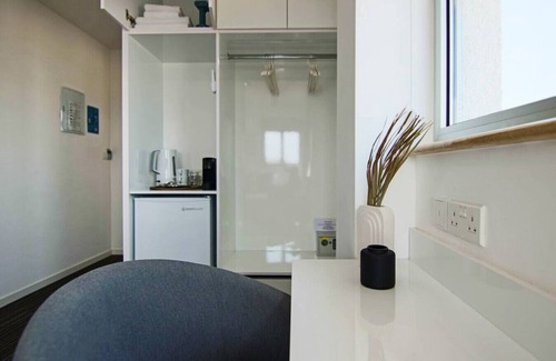 Acropolis Apartamento | Phaedrus Living: Luxury Suite Nicosia 510