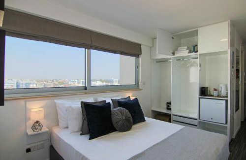 Acropolis Apartamento | Phaedrus Living: Luxury Suite Nicosia 501