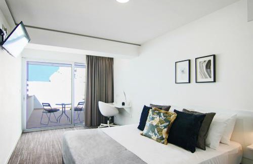 Acropolis Apartamento | Phaedrus Living: Luxury Suite Nicosia 502