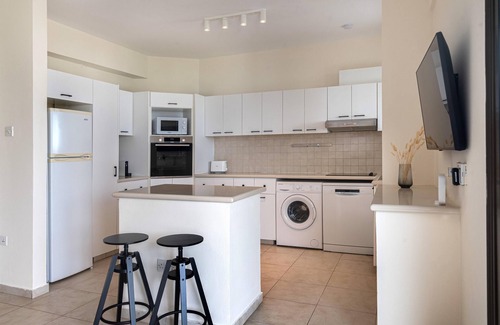 Old Town Apartamento | Phaedrus Living: Paphos Old Town Seaview Flat