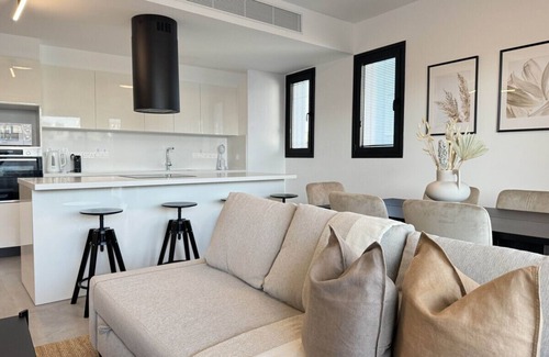 Aglantzia Apartamento | Phaedrus Living: White Hills Suites City View