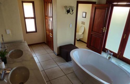 Thabazimbi Cabina | PHAKELA PRIVATE LODGE