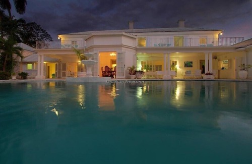 Montego Bay Villa | ¡PISCINA PRIVADA! ¡COCINERO! ¡BALONCESTO! ¡PISTA DE TENIS! ¡FAMILIA AMIGABLE!
