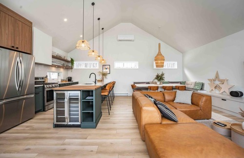 Petite-Riviere-Saint-Francois Chalet De Esquí | Phil Good 1219: Luxurious River View in Charlevoix
