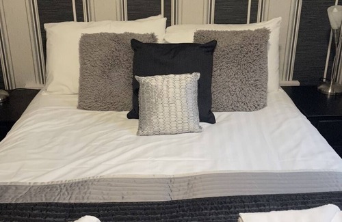 South Shore Cabina | Phildene Suites
