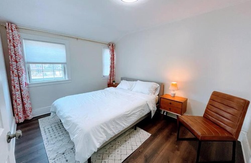 Andover Apartamento | Phillips Academy Andover Two-Bedroom Apartment and Free Parking