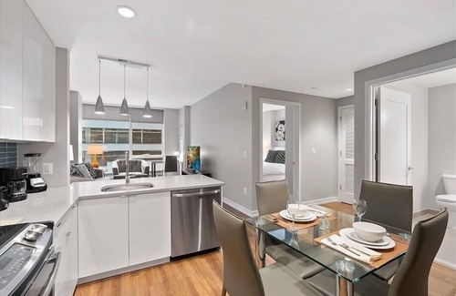 Center City West Apartamento | Philly 1BR w/ Deck | nr Rittenhouse Square & Schuylkill Banks