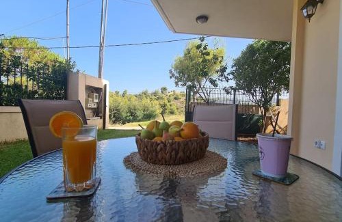 Skala Oropou Casa | Philoxenia Home Oropos/Just Moments from the Sea