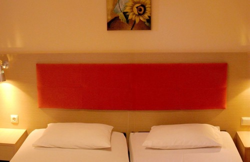 Petaloudes Hotel | Philoxenia Hotel & Studios