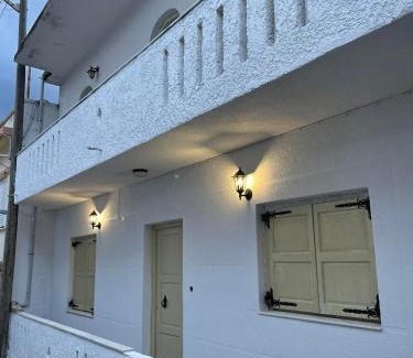 Monopari Casa | Philoxenia traditional house private jacuzzi