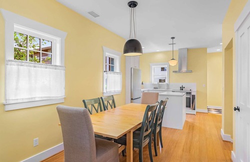 Phinney Ridge Casa | Phinney's Newest Family House with BBQ