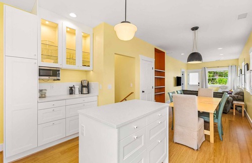 Phinney Ridge Casa | Phinney's Newest Family House with BBQ