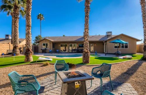 Paradise Valley Village Casa | Phoenician Sunrise - Theatre and Game Room, Pool
