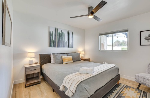 Camelback East Casa | Phoenix Home: Pool, Hot Tub, Putting Green + More!