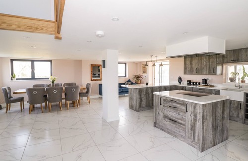 Forest of Dean Cabaña | Phoenix House