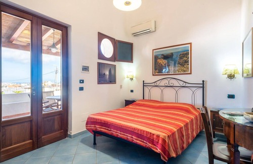 Lipari Historic Centre Cama Y Desayuno | Phoinikodes By Halldis
