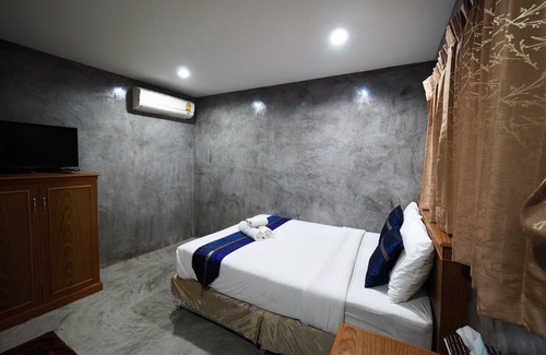 Don Muang Hotel | Phoom House