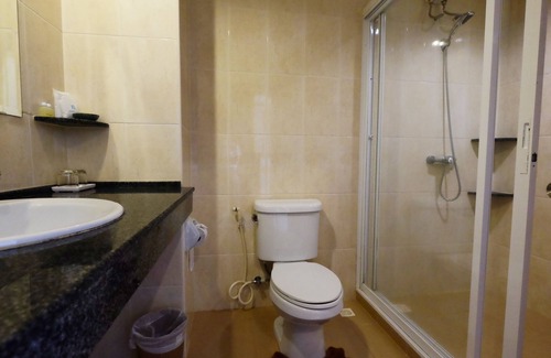 Pratumnak Hill Hotel | Phu View Talay Resort