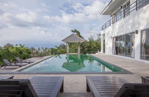 Sa Khu Villa | Phuket Seaview Villa; caminar a la playa