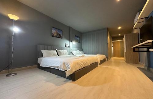 Yan Nawa Casa | Phuket vibe, City House, 7 mins to BTS, City center, Private room in Sathon, Private bathroom, Bangkok, Thailand