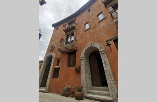 Santeagueda Apartamento | Piacere loft Val'Quirico. Bed, Jacuzzi & Coffe