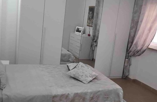 Zona IX Acqua Vergine Apartamento | piano terra con giardino