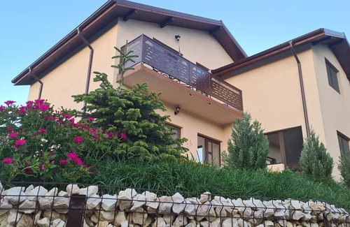 Niculitel Casa | PIATRA ROSIE Pensiune Agroturistică