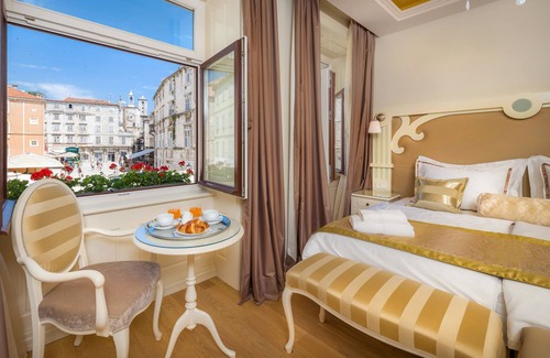 Old Town Hotel | Piazza Heritage Hotel