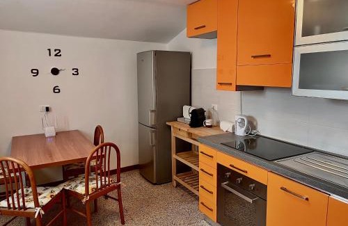 Centro Storico Sud Apartamento | [Piazza Vittoria] Historic Netflix penthouse