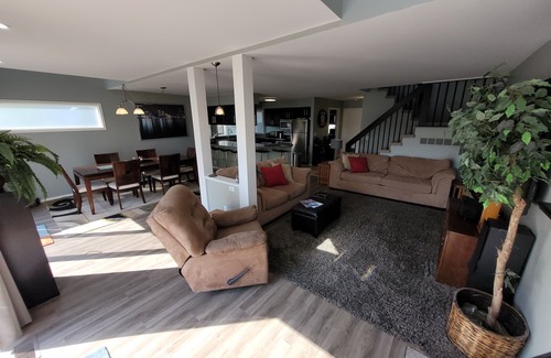 Oxbow Casa | BOB- DESDE $ 119, ¡Kayaks elegantemente actualizados, incluidos! Gran plano de planta abierto! Big Deck!