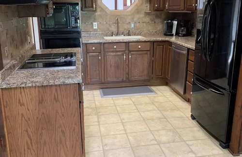 Scotts Cabaña | Pickeral Lake Cottage w/ Fish & Ski boat 2 bedrooms 1 bath
