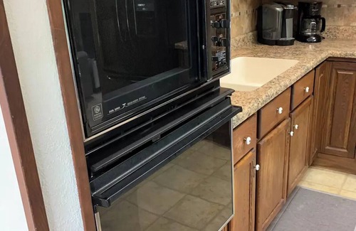 Scotts Cabaña | Pickeral Lake Cottage w/ Fish & Ski boat 2 bedrooms 1 bath
