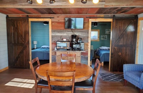 Fremont Cabina | Pickerel Cabin - Waterfront resort on Fremont Wolf River