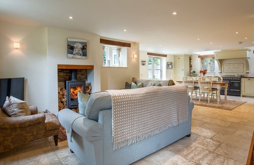 Chedworth Cabaña | Pickett Cottage - Pet friendly near Northleach
