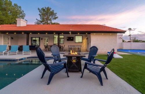 Village Estates Casa | Pickleball-Basketball-HeatedPool-Spa-2 Primary BRs
