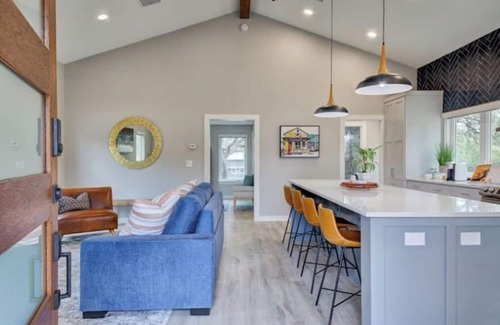 Driftwood Casa | Pickleball court, casita, treetop deck on 8 acres