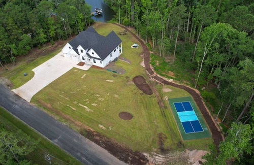 Chapin Apartamento | Pickleball Court + Hot Tub + Much More! Sleeps 16