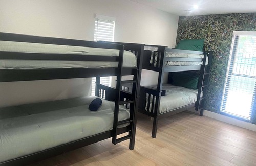 Whitney Beach Casa | Pickleball Court | Pool | Game Room