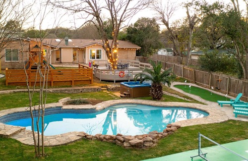 Oakwell Farms Casa | Pickleball & Heated Pool & Game Room & Mini Golf