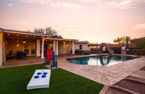 Central Scottsdale Casa | Pickleball in Paradise- 6 bedrooms pool spa arcade putting green sportspickleballvolleyball