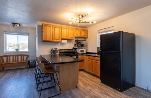Draper Apartamento | Pickleball - Mini Golf - Skiing - Games - Mt. Biking - Cozy Private Suite