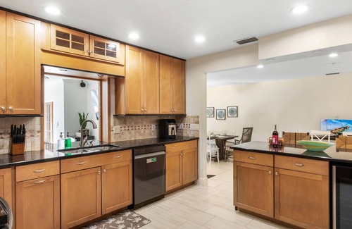 Bradenton Casa | Pickleball Paradise | Pool! Hot Tub! Game Room!