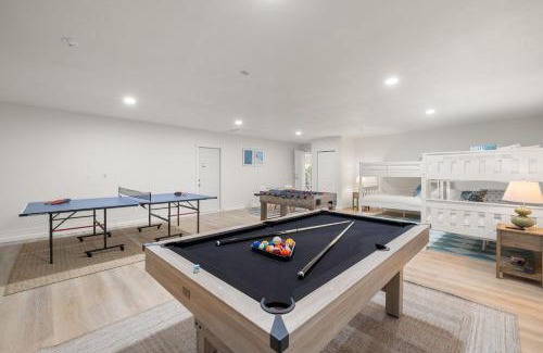 Seminole Casa | Pickleball~ Pool~ Game Room~ 5 min to Beach