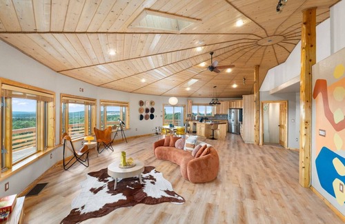 Williams Casa | Pickleball Retreat| Stargazing| Jacuzzi| Game Room