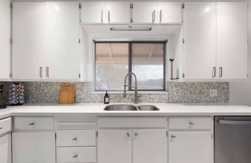 Bel Air Casa | Pickleball | Sparkling Pool | Mini Putt | Sleeps14