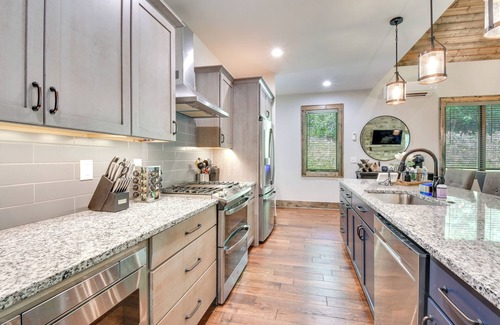 Glenville Cabaña | Screened Porch & On-Site Trails: Glenville Cottage